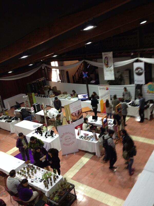 UnabEmprende's tweet photo. Comenzando Expo emprende Unab! Te esperamos hasta las 17:00 hras @Corfo @startupchile @uandresbello favor RT http://t.co/y8akBXosau