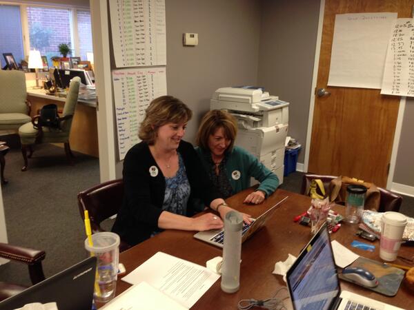 rspz's tweet image. @CRepp_Dynovis @CherylLynnPage hardly working - er, working HARD @Community_Found #Give14 $194,972.00 so far GR8 JOB!