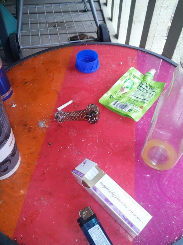 portmorejones's tweet image. That's a good question, what's happening here? #randomcollection