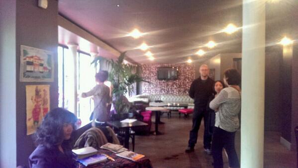 On n'attend plus que vous #AperoSolidaire au <a href="/DupontCafeParis/">Dupont Café</a> pour Anak Bali ! A tout de suite