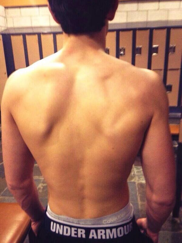 tequiIashawn's tweet image. RETWEET IF YOU SEE THIS PICTURE OF SHAWNS BACK ON YOUR TIMELINE LETS SEE HOW FAR THIS GOES🙈🙆