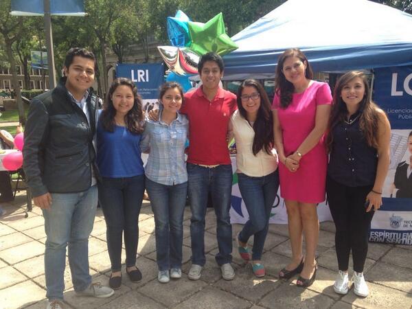 SACFTEC's tweet photo. Con nuestra directora de carrera  😃😃 http://t.co/FPolBS8tIZ