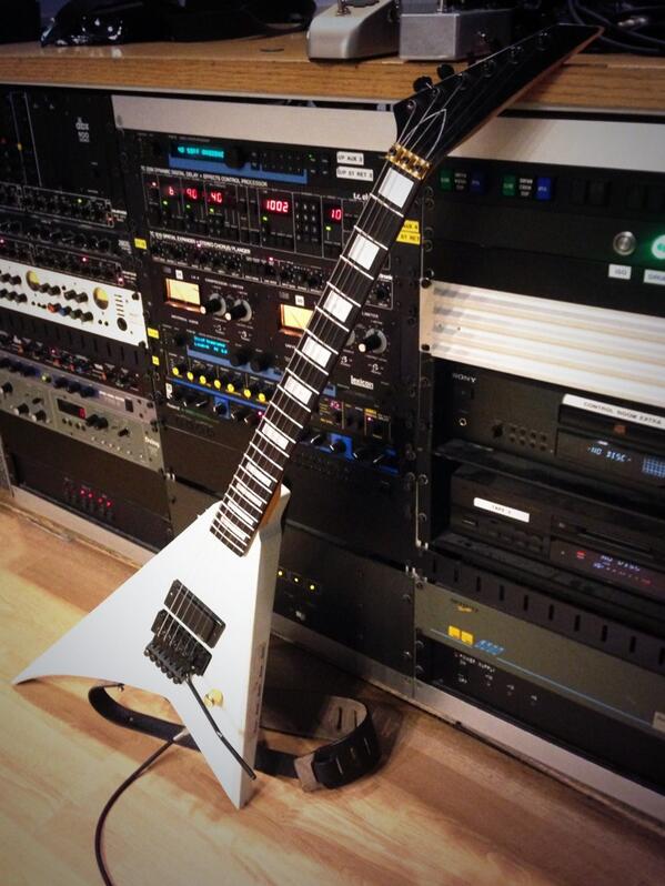 TomTXR's tweet photo. Whoho in the studio http://t.co/BfFRKB1vnx
