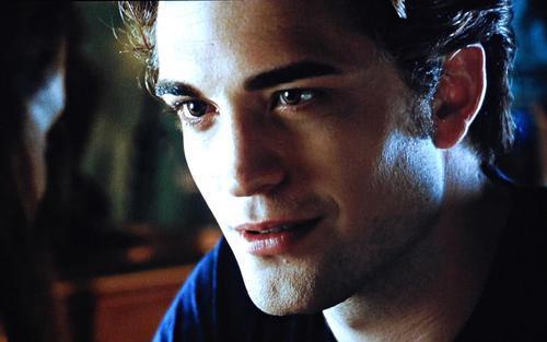 TwilightSagaINA's tweet photo. I like watching you sleep. It's ah, it's kind of fascinating to me.  - Edward #Twilight http://t.co/z7FxhmhXDL