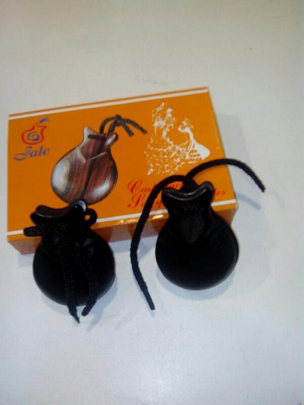 oltrainstrument's tweet image. Castañuelas imitación ébano del numeró 3 por solo 6€