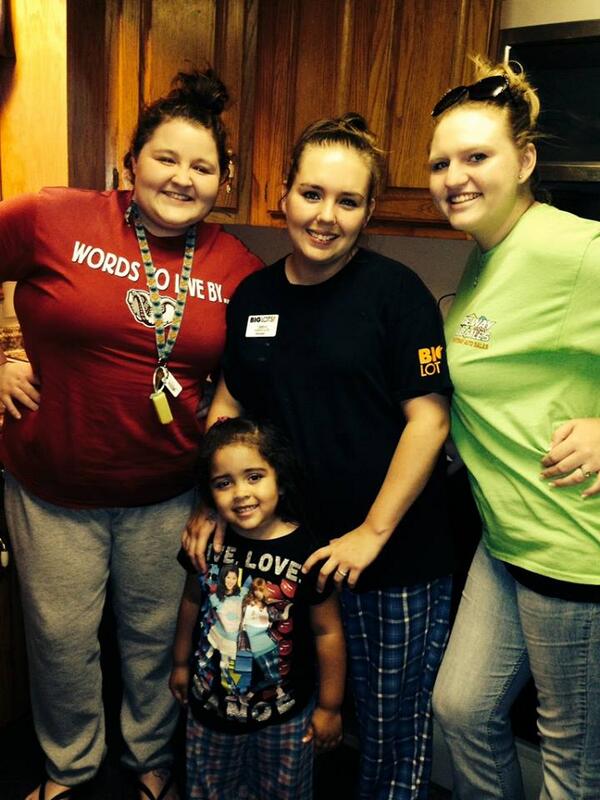 summerdanielle8's tweet photo. &amp;&amp; Im Payin For It Today #HangoverUH #IloveThem http://t.co/2DF6I0l63B