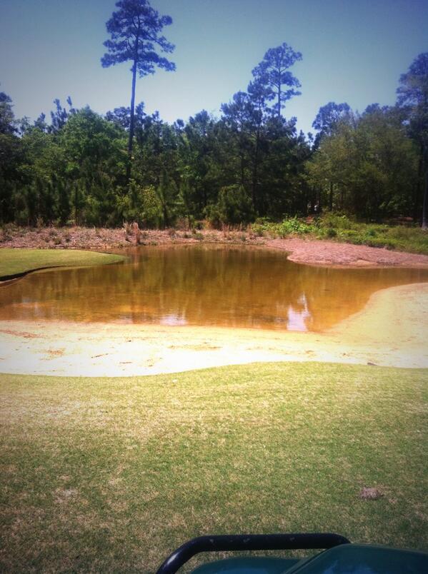 Jimboslice2369's tweet photo. shout out to mother nature for makin #7 a pond @Turfgrassprobs http://t.co/qidWRomnRl