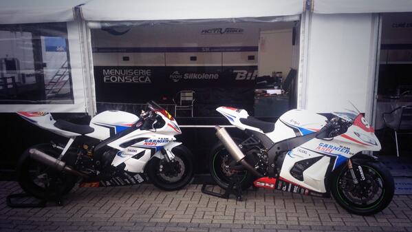 The team is ready for tomorrow ! #WSBK #Assen