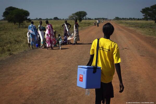 GlobalGoalsUN's tweet photo. The long &amp; winding “cold chain” to reach every child with vaccines http://t.co/SngtYGXIc2  http://t.co/7vqOfHqqky via @UNICEF #vaccineswor