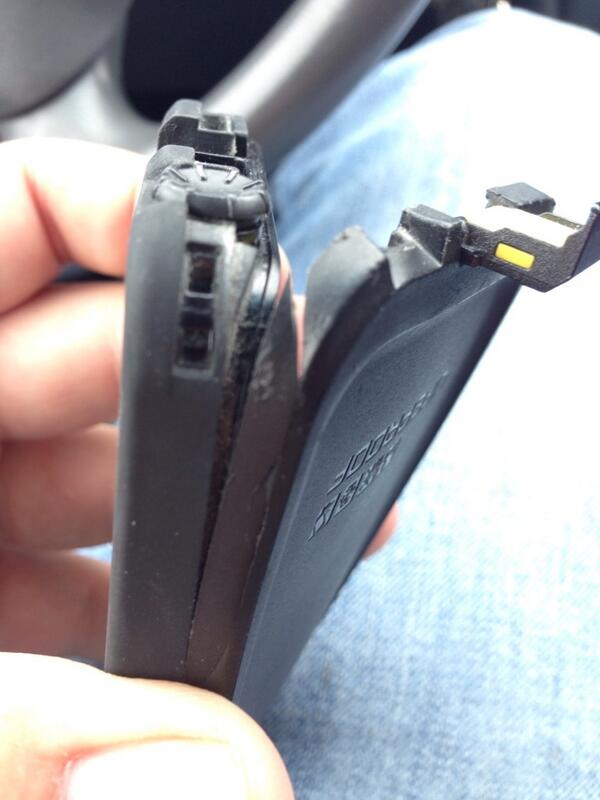 RyanGajewski1's tweet photo. My lifeproof case is not so lifeproof #LifeProof #disappointed http://t.co/H0BZx7sPaF