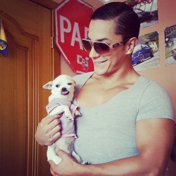 FansC7tc's tweet photo. Hola buenas tardes mi gente aqui con mi hija.Sera q esta fotito supra los 100 RT jeje vamos a ver.Se los lleva en el♡ http://t.co/ns0ajiZ67P