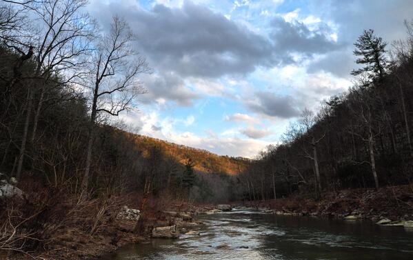 #Photo of #sun rays through the #clouds at #GoshenPass / #MauryRiver in #RockbridgeCounty #Virginia on a #Winter day.