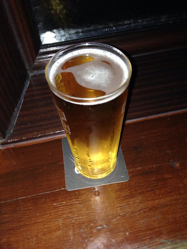 mikey_beii's tweet image. @MrsMimiDavies #thursdayritual #runningbud #magners