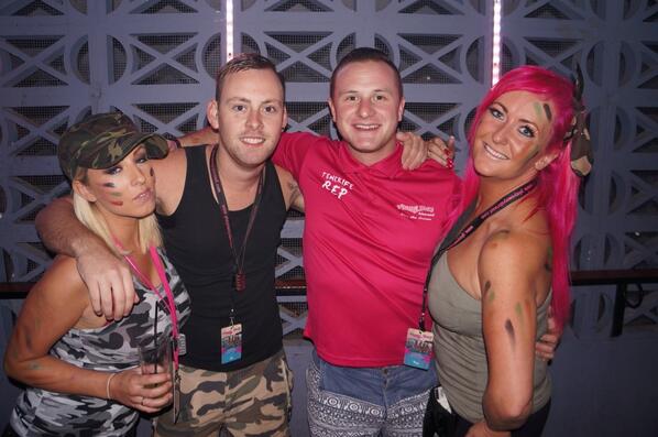 PlayaWaySteph's tweet photo. Me and the team #Tenerife2014 http://t.co/kDfeyRBUdo