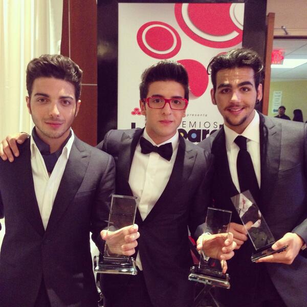 ilvolo's tweet photo. GRAZIEEEE #Billboards2014 http://t.co/KCin5EwHOY
