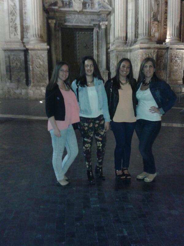 Rociett's tweet photo. “@MartaCherry1: Buena noche!!! #teniaganasdeveros @aulioli @Rociett @MariaaGarciaaS  #ostqm http://t.co/tOnaqz36K1”