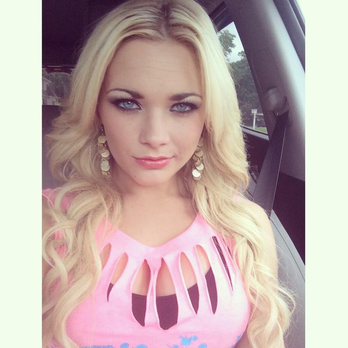 It's been a while insta 😘💋 #blondie #cybergirl #missedyou #kisses http://t.co/GqlOoeXrzb<a href="/tag/blondie"class="tags">#blondie</a><a href="/tag/cybergirl"class="tags">#cybergirl</a><a href="/tag/kisses"class="tags"><span>#kisses</span></a><a href="/tag/missedyou"class="tags"><span>#missedyou</span></a>