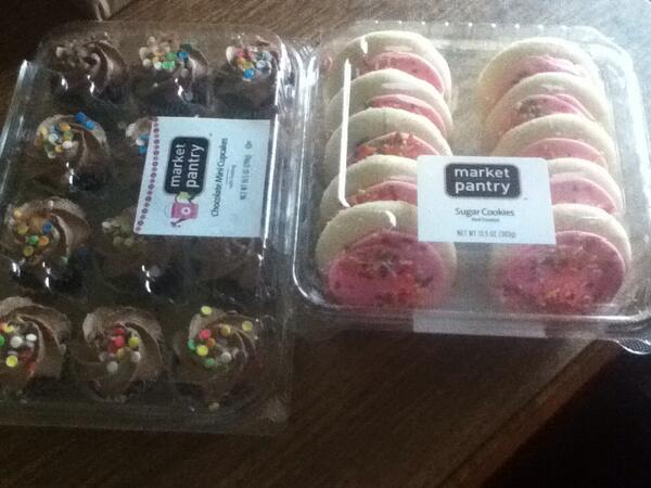 ChanInteract's tweet image. Hey you, yeah you. There's an Interact meeting tomorrow at 7:15 &amp;amp; I have a thank you for your hard work #seeyouthere