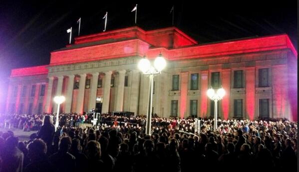 Very moving Dawn Service @Auckland_Museum #ANZACDay2014 followed by charismatic address by Willie Apiata VC #Humility