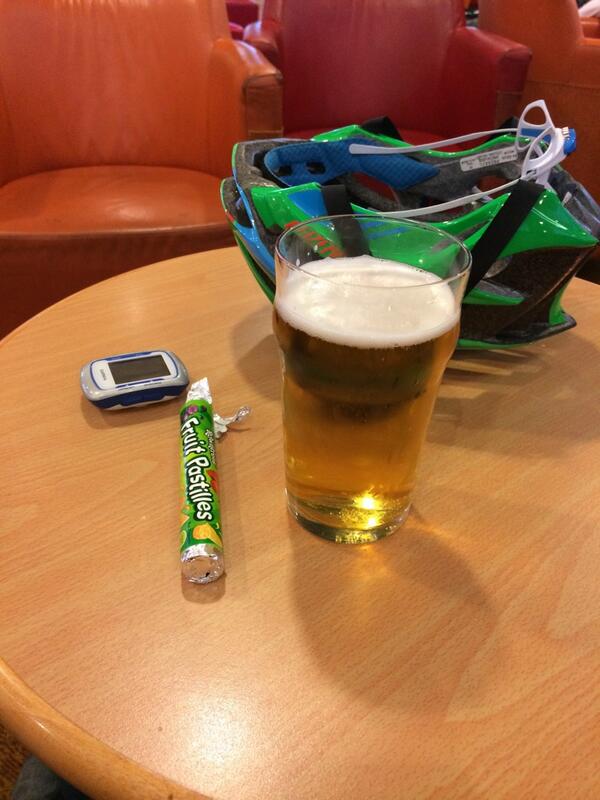 jack_greg's tweet image. And to finish. A post ride pint or two and some fruit pastels. #recoveryiskey