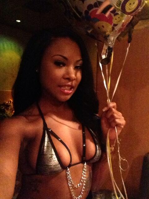 #TBT  last years Bday http://t.co/wuV60XcHdE<a href="/tag/tbt"class="tags">#TBT</a>