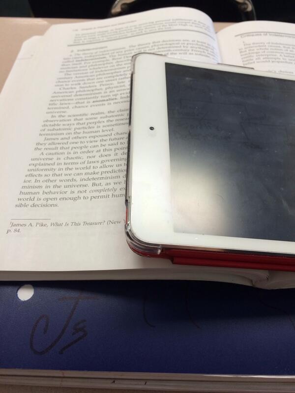 CarlinJon's tweet image. Learning! #acceptchallenge #adversity #Declaration #HaloHistory #JackieRobinsonDay #love #leggo #CNN10 #SoTalented