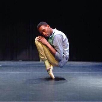 SantiVatt's tweet photo. Cuando ves el piso mojado y tenes medias http://t.co/Fboaryt9nY