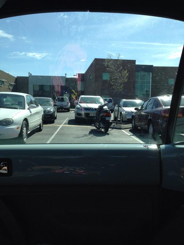 CuseSquad's tweet photo. “@Yodaes: Fav if this moped pisses you off every day when your tyna park http://t.co/VeI0MeyuHB” @CuseProblems