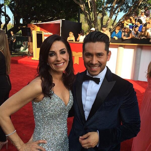 KikaRochaModa's tweet image. Con un fabuloso diseño de @mmasjuan y mi compañero #alfombraroja @christian_ramireztv #moda  #billboards2014