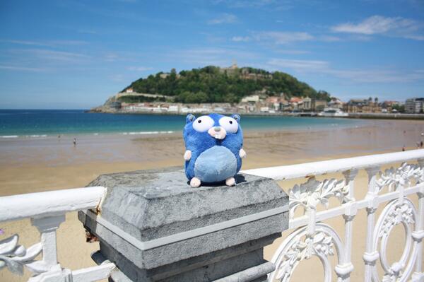 nomadgopher's tweet image. While many gophers gather in Denver for @GopherCon , some hang out on the beach in San Sebastian.
