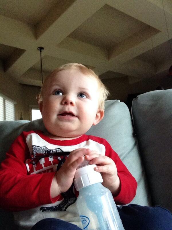 StaciHartmanNel's tweet photo. Hangin with my little man. http://t.co/46nBTWDVay