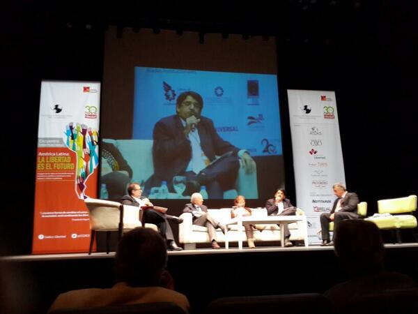 Orgullosa de <a href="/aroliveros/">Asdrúbal R. Oliveros</a> en el 30 aniversario de <a href="/CEDICE/">CEDICE</a> felicitaciones exelente ponencia