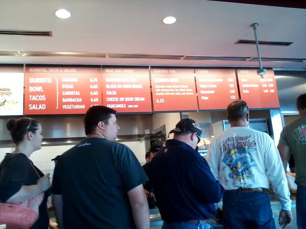 mjgru's tweet photo. @ChipotleTweets as far as we're concerned this is the only line worth waiting on. #pinellasparkfl http://t.co/3mdvI1HmoC