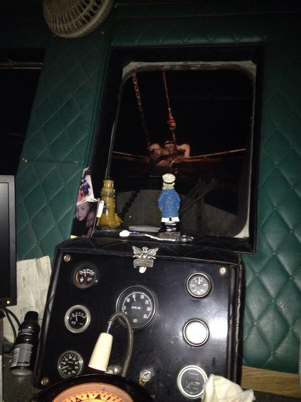 spence_dp's tweet photo. My view from the office tonight @ColdWaterCowboy # seal hunting http://t.co/XGufhqFkEL