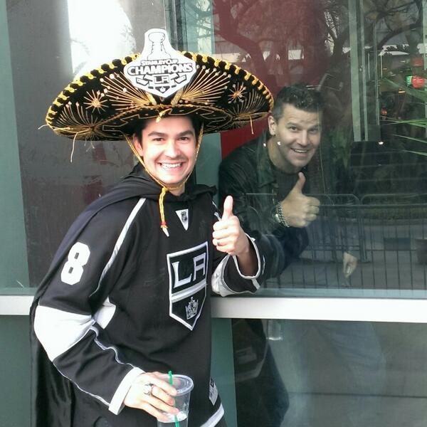 BrettFreeth's tweet photo. @David_Boreanaz thanks for the picture! Go Kings! http://t.co/5zvLZqDMet