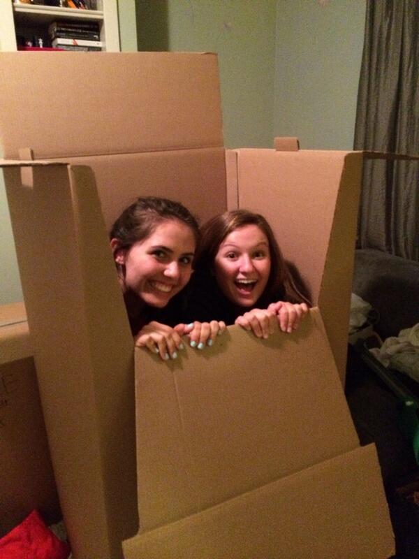 gwillackerz's tweet photo. packing.......myself #lol http://t.co/0hY07GthTV