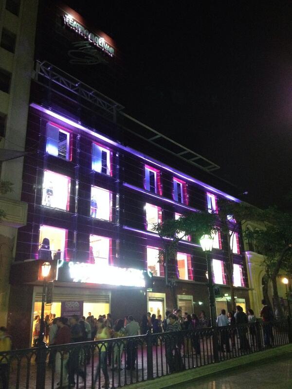 InternautaSocia's tweet image. El teatro Bolívar, tanto de día como de noche se ve espectacular. Gracias @jorgerpsuv @JacquelinePSUV #FTC2014