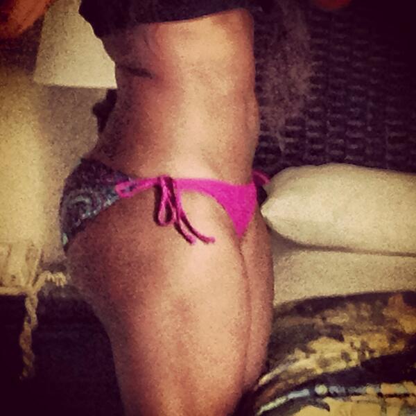 Char_Denise's tweet photo. Dear summer IMY😍 idk when I'll see this bod again 😩🙈😫🔫 http://t.co/zitVSvDlnO