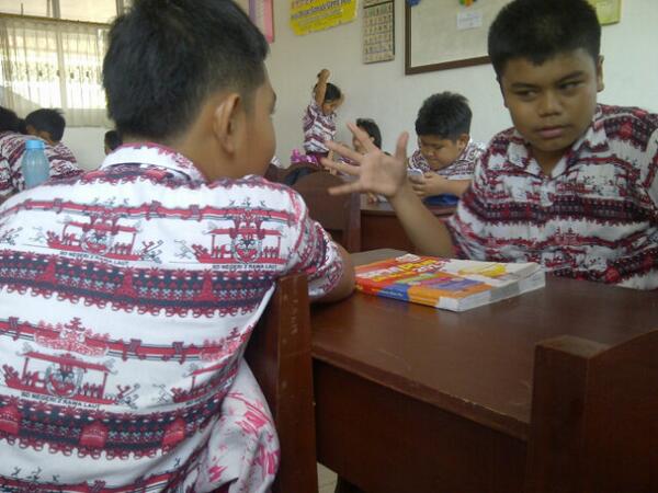 6Classic_'s tweet photo. Mereka terlalu minjijikannn.-. http://t.co/3Pmw0d9KcZ
