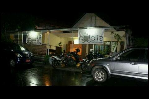 aze_50's tweet photo. Kie cupliz coffee sing neng warung'e om.. Di jalan kol.sudiarto no 20.. (Utara stasiun tegal) @infotegal http://t.co/O2wfjpDPM4