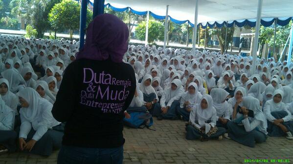 Ceu_Wita's tweet photo. Roadshow Pemilihan Duta Preneur@ SMA 2 Serang http://t.co/ozh7IuOniQ