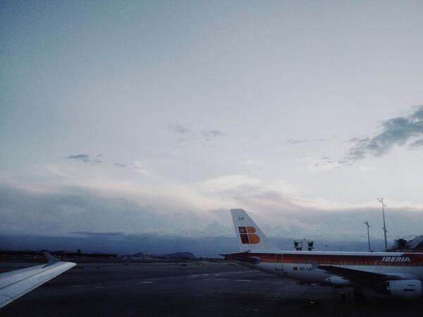 martolas's tweet photo. ¡Nos vamos! #younglions14 http://t.co/LP2R4TR2T4