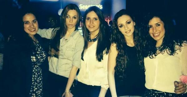 Carol_SM14's tweet photo. #Jueves @IsaMAlmendros @FatimiXu08 @lauralagorda http://t.co/LRtGnd0LZT