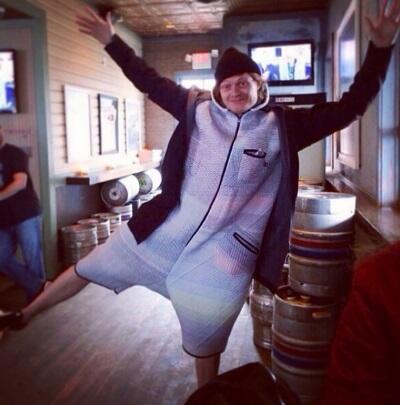 LvyDvyMfk's tweet image. @Yfm A MUST READ!! Wearing A Portable Wi-Fi Hotspot -&amp;amp;gt; bit.ly/1rsqDuf via #YWorld #Technology  hahahaaa