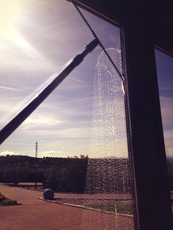 FServiceMancha's tweet photo. Viernes!!!!!!!! Preciosa vista Olivar Santa Teresa http://t.co/aJLhaFXlh0