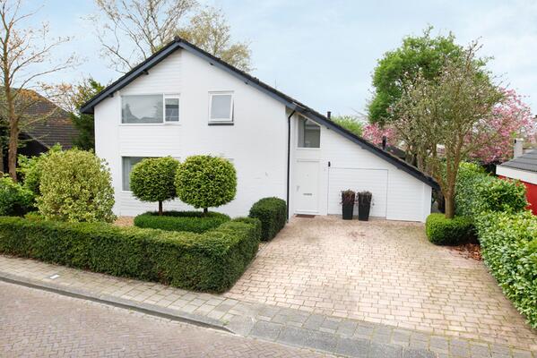 Nieuw in de verkoop recentelijk geheel gemoderniseerde woning: De Standaard 12 te Swifterbant vsomakelaars.nl/Object-vrijsta…