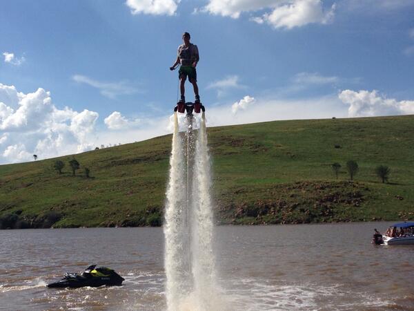 _flyboard tweet picture