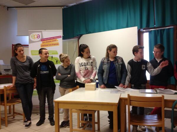 PhilippeSERRAND's tweet photo. collège  chateaubriand candidat malouin au championnat de Bretagne de la mini entreprise : le 14/05 a la Cci : bravo http://t.co/WuctapV844