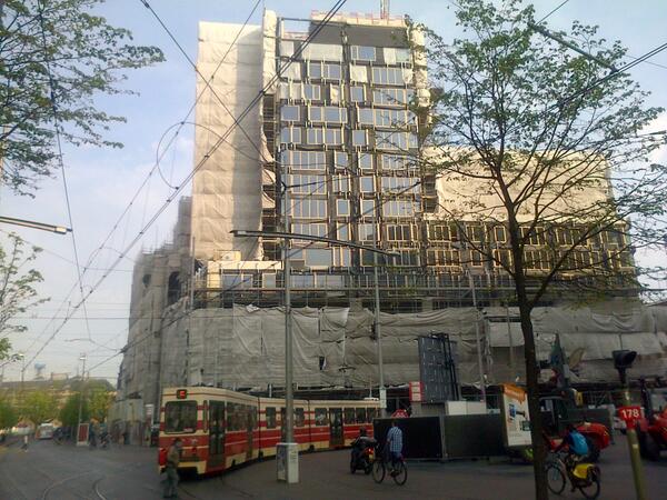 CobouwNL's tweet photo. RT @MarceldeRouw:Nieuwbouw 76 appartementen @AmadeusDH.Bouwsteigers worden verwijderd #Cobouw http://t.co/SKLWbukOpg  http://t.co/HCFDV45TDQ