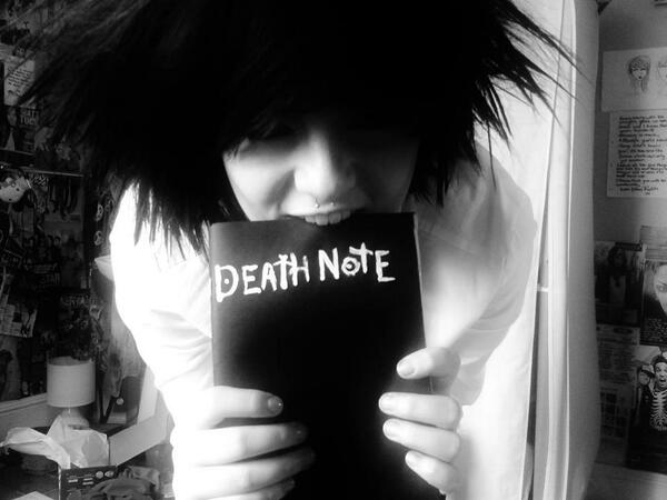 jasmin_eleonora's tweet photo. Cosplaying L from @DeathNoteFanPge 
@thefirstL @hjcosplay #cosplay http://t.co/PWjqGY70sG